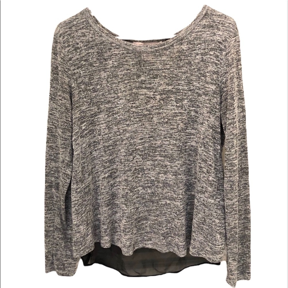 2/$15 Forever 21 - Gray Black Long Sleeve Split Back Top – Size M